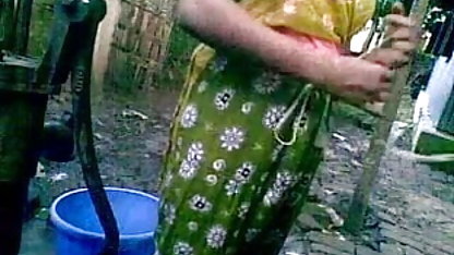 सुंदर चचा उसके मालिक के लिए काम करता सेक्सी फुल मूवी इंग्लिश है