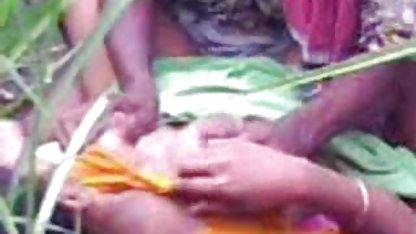 वह अपने सौतेले पिता अंग्रेजी फुल सेक्सी मूवी को चोदता है जबकि माँ सोती है
