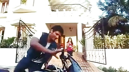किशोर अपने यात्रा साथी को चोदता है फुल सेक्सी वीडियो फिल्म