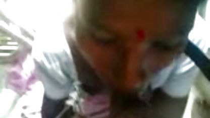नीली आंखों के साथ एक श्यामला सनी लियोन सेक्सी वीडियो फुल मूवी के साथ पोलवेज़ो
