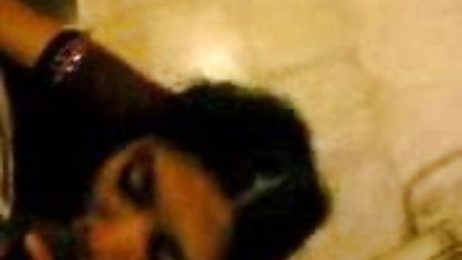 ईवा करेरा अपनी सेक्सी फिल्म फुल सेक्सी फिल्म बेटी के प्रेमी को धमकाता है