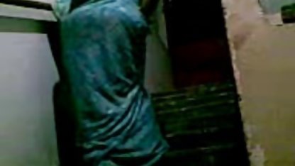 एक उग्र कुतिया एक अंग्रेजी पिक्चर फुल सेक्स छड़ी दे रही है
