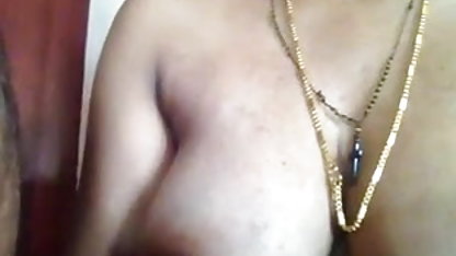 टैक्सी ड्राइवर एक सेक्सी फिल्म फुल मूवी मैकेनिक को एक blowjob देता है