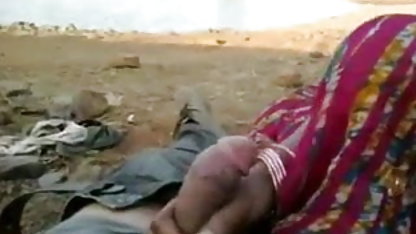 परिपक्व अर्जेंटीना एक अजनबी हिंदी में फुल सेक्सी मूवी के साथ सोता है