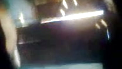 घर की नौकरानी सफाई करने के लिए नए सूट का प्रीमियर करती फुल सेक्सी फिल्म का वीडियो है
