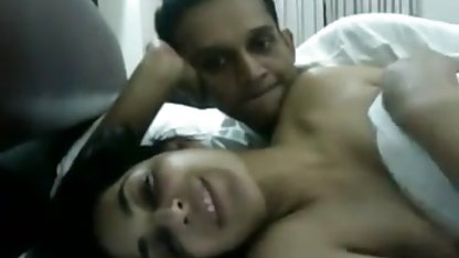 वह जिस आदमी से प्यार सनी लियोन सेक्सी वीडियो फुल मूवी करती है, उसके द्वारा सुंदर गोरी को अपवित्र किया जाता है