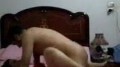 तीन गोरे लोग सिर्फ एक डिक के साथ मज़े करते फुल सेक्सी फुल हैं
