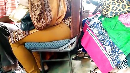 माँ सेक्सी फिल्म फुल फुल अपनी बेटी को डिक खाना सिखाती है