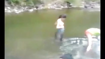 इंडिया फुल सेक्सी फुल समर को बहुत ही मलाईदार फेशियल मिलता है