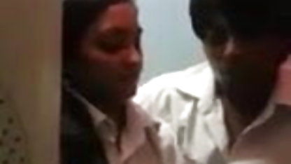 मोटरसाइकिल बीएफ फुल सेक्सी फिल्म पर सींग सचिव के साथ त्रिगुट