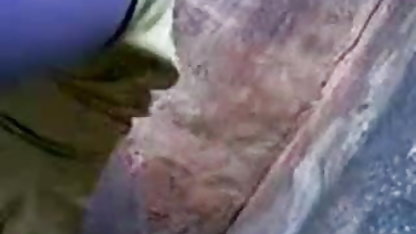 सुज़ाना पिनो उसे हिंदी सेक्सी फिल्म फुल hd बगीचे में एक blowjob देता है