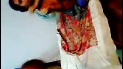 वह रात भर पार्टी करने के बाद उसे फुल सेक्सी मूवी वीडियो उठाता है