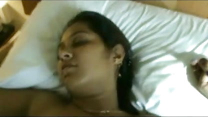 शॉवर में अपने दोस्त के डिक को चूसता फिल्म फुल सेक्सी वीडियो है