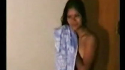 मकान मालकिन हिंदी में फुल सेक्सी और उसका पति किराएदार को चोदते हैं