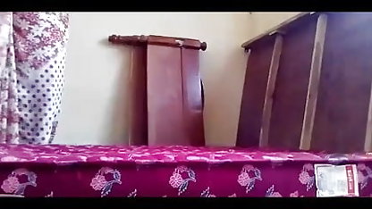 अपनी प्रेमिका की सींग को बुरी से बचाने वाला सेक्सी वीडियो फुल फिल्म युवक