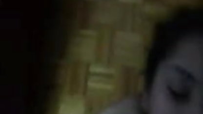 लॉरा बेंटले अपनी बिल्ली के साथ खेल रही थी और अपने पति की प्रतीक्षा कर सेक्सी वीडियो फिल्म फुल मूवी रही थी