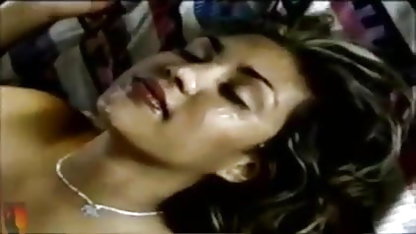 पैसा न होने के कारण सेक्सी हिंदी फुल मूवी निकी फेरारी अपने प्लम्बर का काला चुदाई करती है