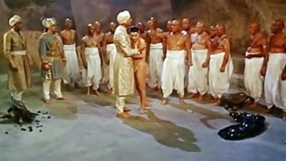 मेज पर फुल सेक्सी फिल्म इंग्लिश अपने बॉस को चोदता हुआ नया सचिव