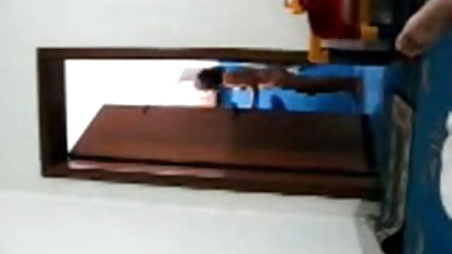 अपनी सेक्सी फिल्म फुल फुल बहन के प्रेमी के साथ कमबख्त